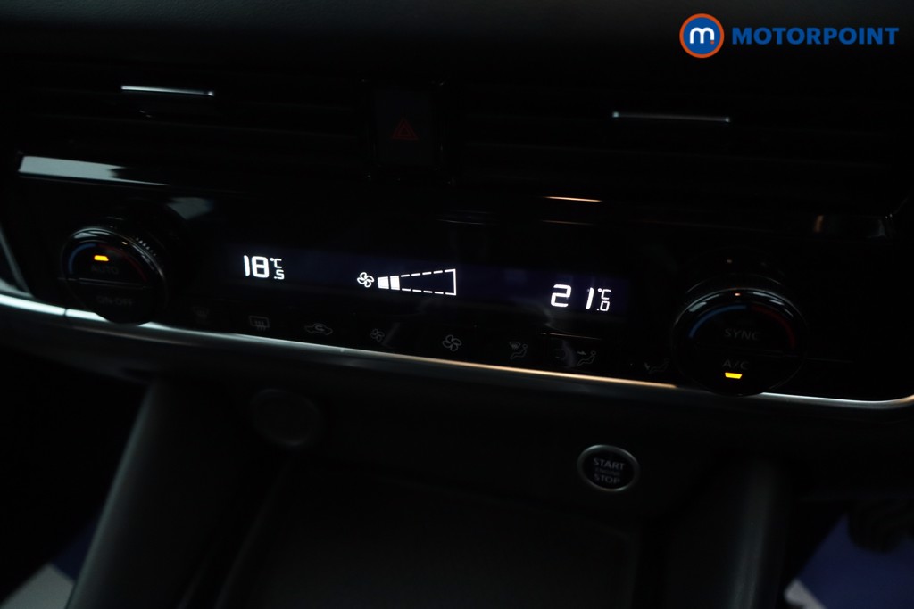 Nissan Qashqai N-Connecta Manual Petrol SUV - Stock Number (1692749) - 9th supplementary image