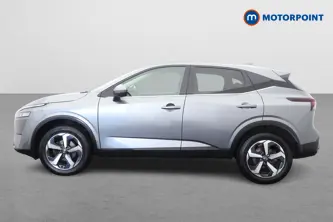 Nissan Qashqai N-Connecta Manual Petrol SUV - Stock Number (1692749) - Passenger side